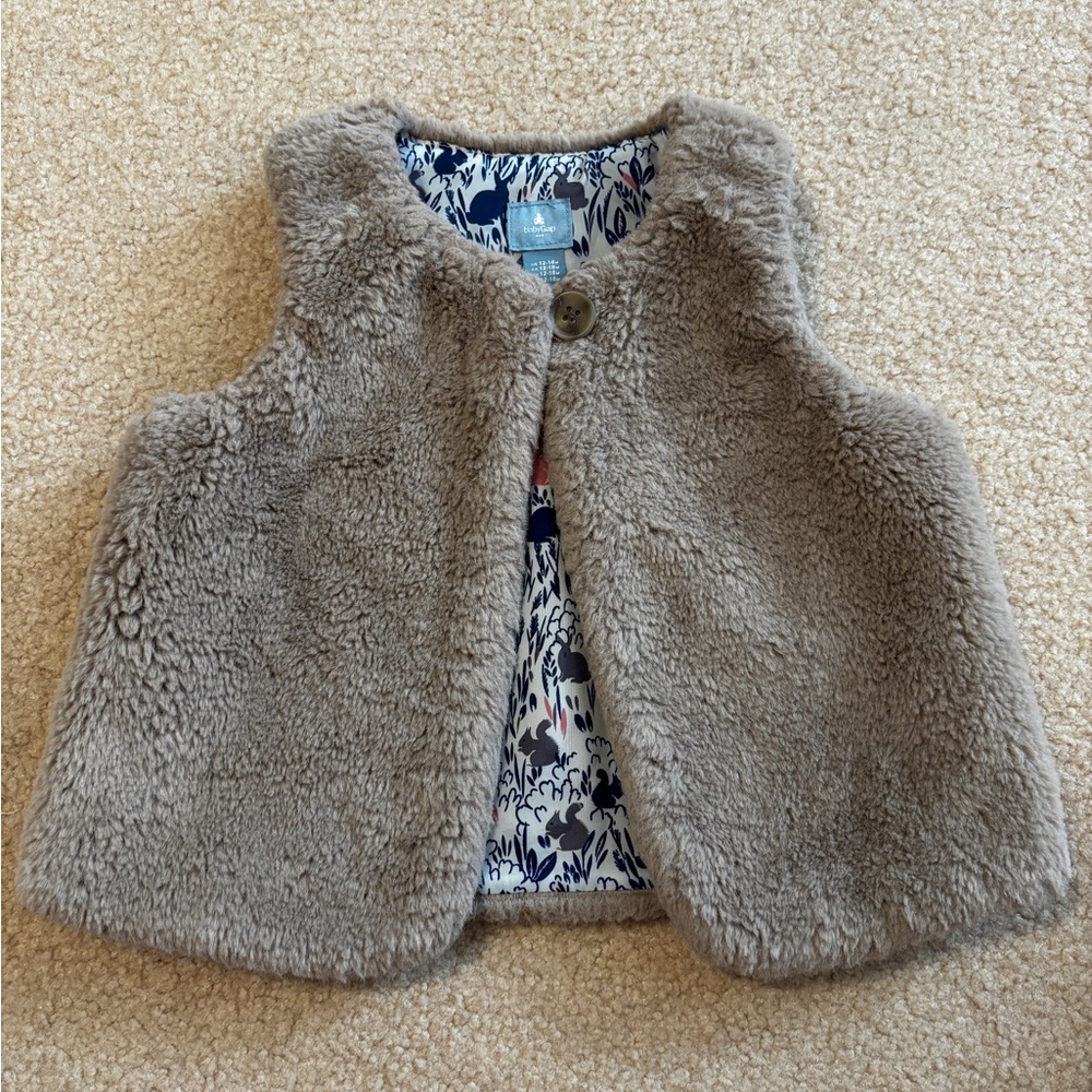 GAP Faux Fur Vest Size 12-18 Months